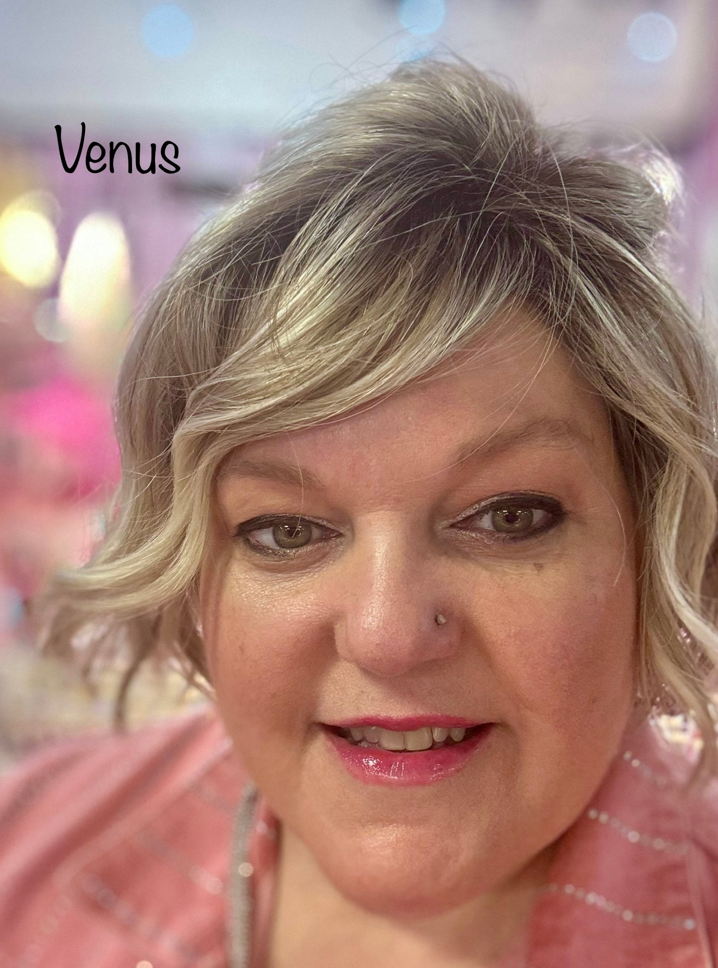 Venus Magic glowing lip oil