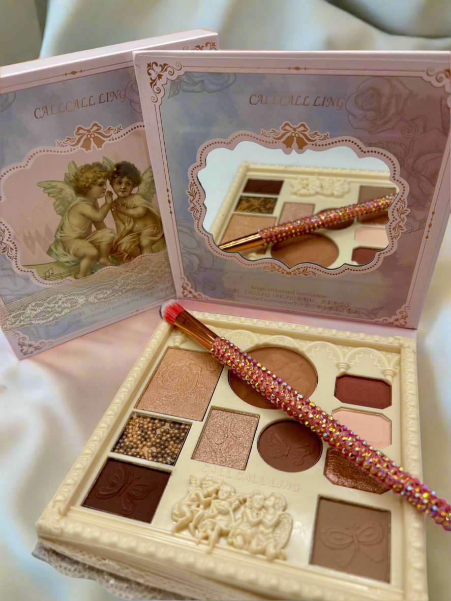 Angelic embossed eyeshadow