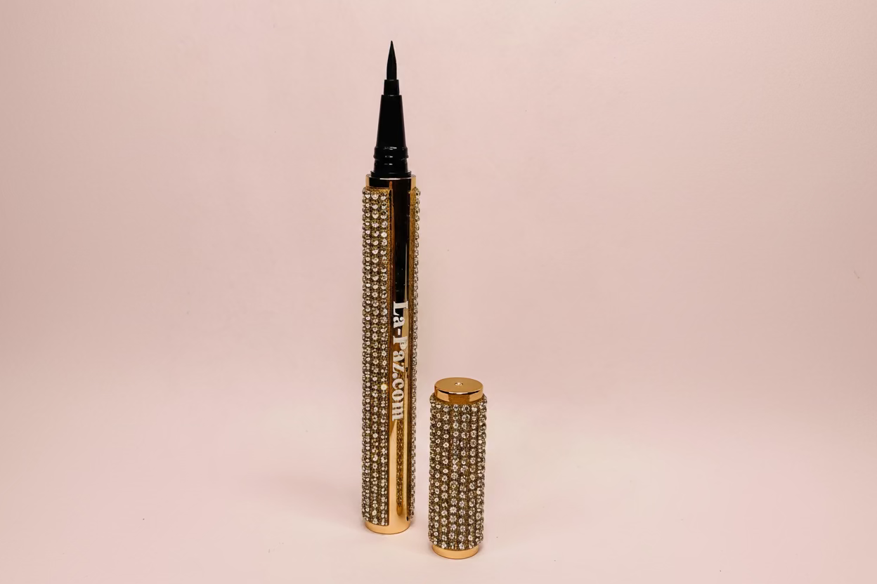 Liquid Felt Tip Pen Eyeliner in Black