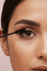 close up of Luxe Lengthening Mascara in black